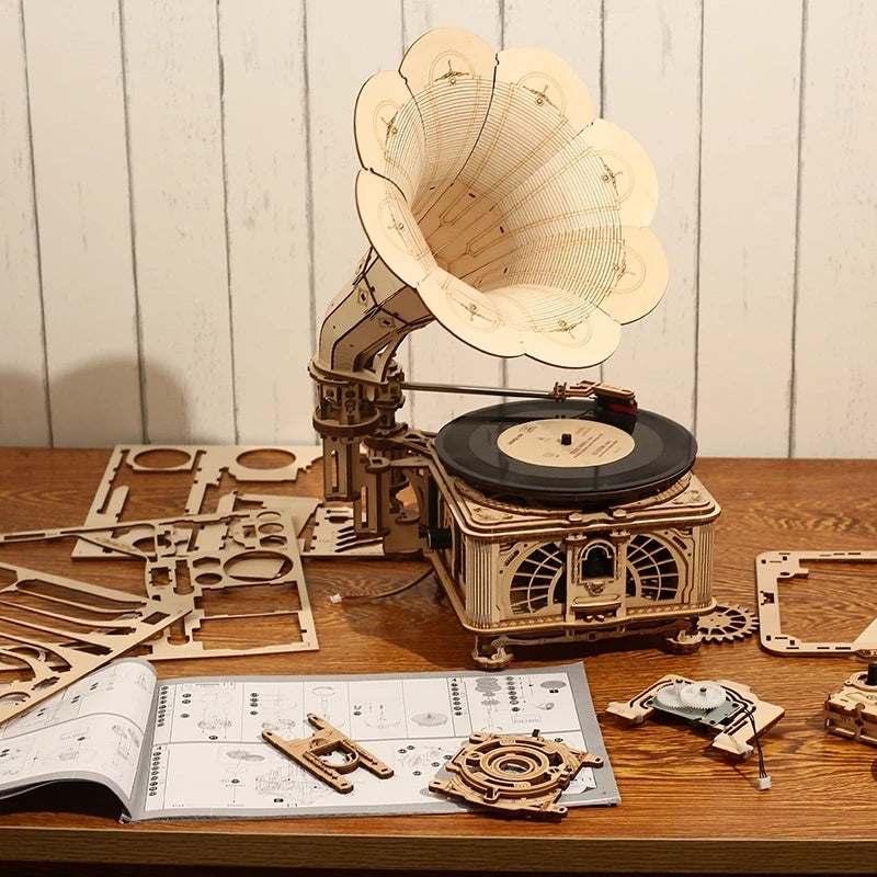 Robotime Hand Crank Classic Gramophone Wooden Puzzle